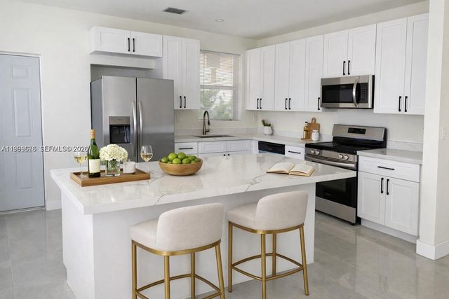 3079 NW Flagler Ter, Miami, FL 33125