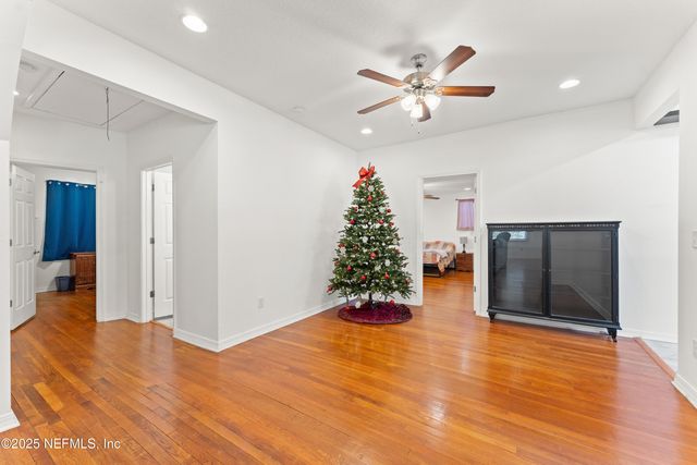34 N COLLEGE Street, Macclenny, FL 32063