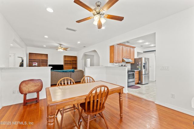 34 N COLLEGE Street, Macclenny, FL 32063