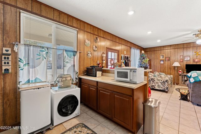 34 N COLLEGE Street, Macclenny, FL 32063