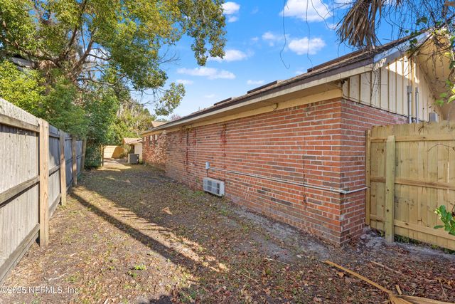 34 N COLLEGE Street, Macclenny, FL 32063