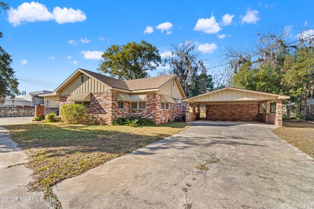 34 N COLLEGE Street, Macclenny, FL 32063