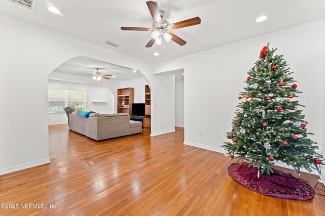 34 N COLLEGE Street, Macclenny, FL 32063