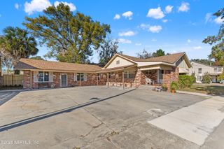 34 N COLLEGE Street, Macclenny, FL 32063