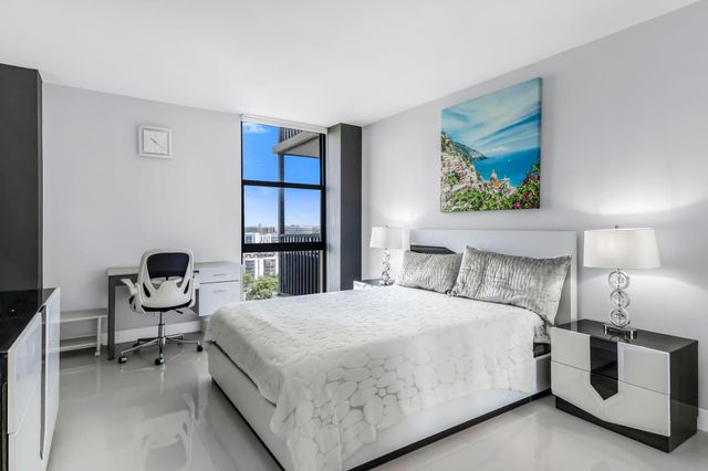 20335 W Country Club 1901, Aventura, FL 33180