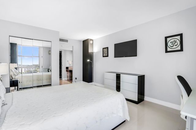 20335 W Country Club 1901, Aventura, FL 33180