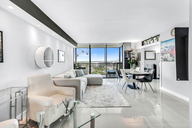 20335 W Country Club 1901, Aventura, FL 33180