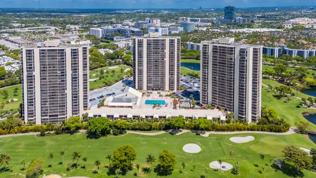 20335 W Country Club 1901, Aventura, FL 33180