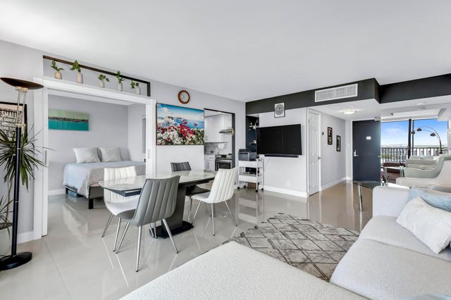20335 W Country Club 1901, Aventura, FL 33180