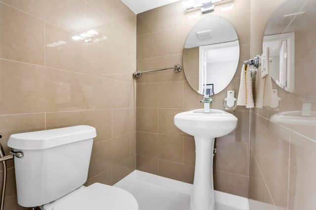 20335 W Country Club 1901, Aventura, FL 33180
