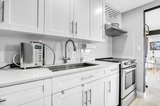 20335 W Country Club 1901, Aventura, FL 33180