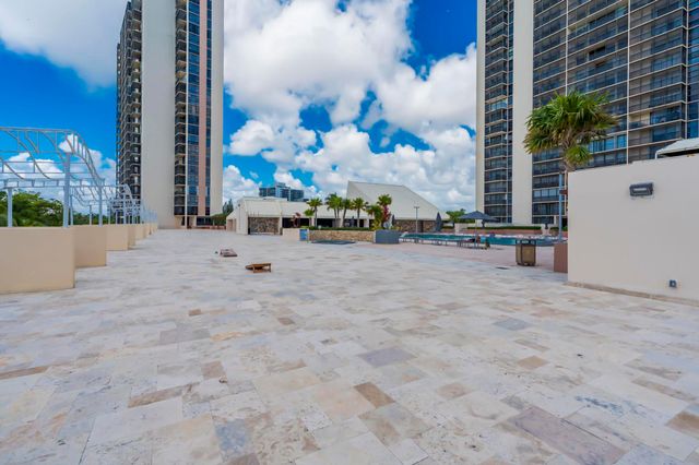 20335 W Country Club 1901, Aventura, FL 33180
