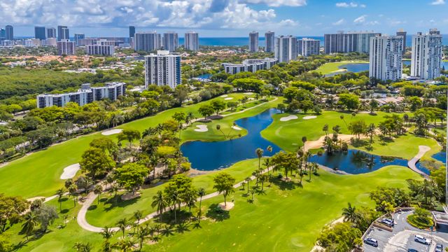 20335 W Country Club 1901, Aventura, FL 33180