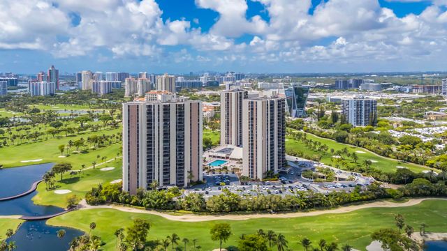 20335 W Country Club 1901, Aventura, FL 33180