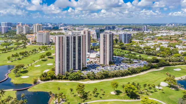20335 W Country Club 1901, Aventura, FL 33180