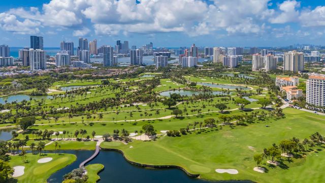 20335 W Country Club 1901, Aventura, FL 33180