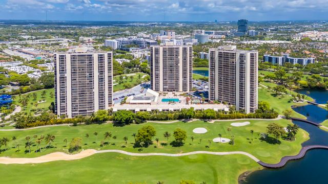 20335 W Country Club 1901, Aventura, FL 33180