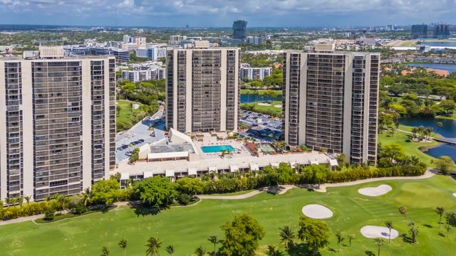 20335 W Country Club 1901, Aventura, FL 33180