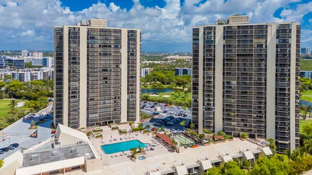 20335 W Country Club 1901, Aventura, FL 33180