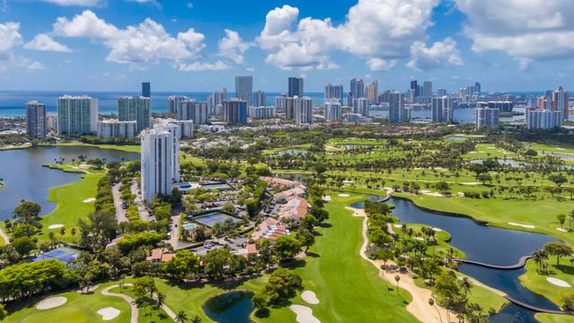 20335 W Country Club 1901, Aventura, FL 33180