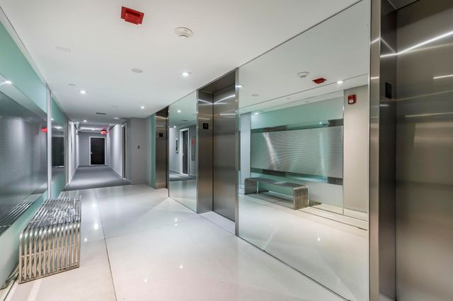 20335 W Country Club 1901, Aventura, FL 33180