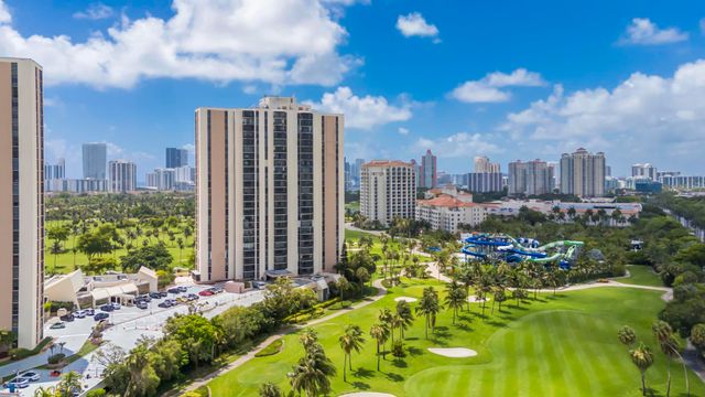 20335 W Country Club 1901, Aventura, FL 33180