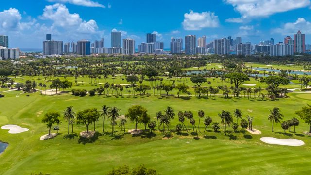 20335 W Country Club 1901, Aventura, FL 33180