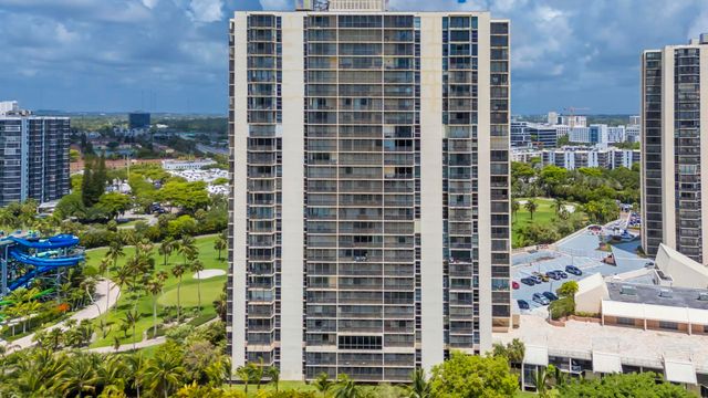 20335 W Country Club 1901, Aventura, FL 33180