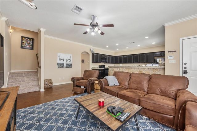 502 Deacon Drive W, College Station, TX 77845