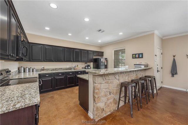 502 Deacon Drive W, College Station, TX 77845