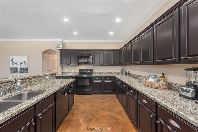 502 Deacon Drive W, College Station, TX 77845