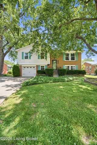 1101 King Arthur Ln, Louisville, KY 40222