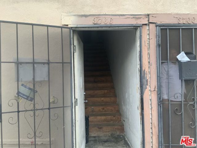 3770 Maple Avenue, Los Angeles, CA 90011