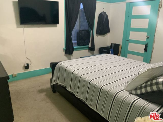 3770 Maple Avenue, Los Angeles, CA 90011