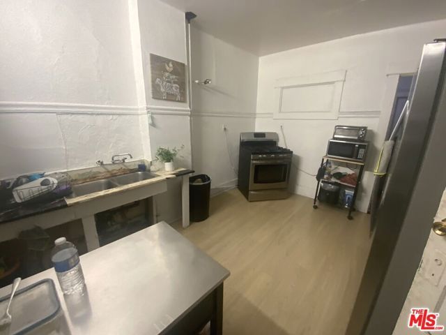 3770 Maple Avenue, Los Angeles, CA 90011