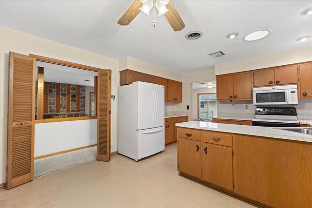 4420 N 110th STREET, Wauwatosa, WI 53225