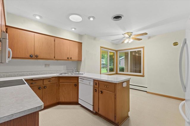 4420 N 110th STREET, Wauwatosa, WI 53225