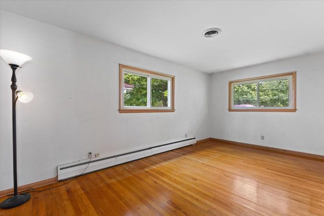 4420 N 110th STREET, Wauwatosa, WI 53225