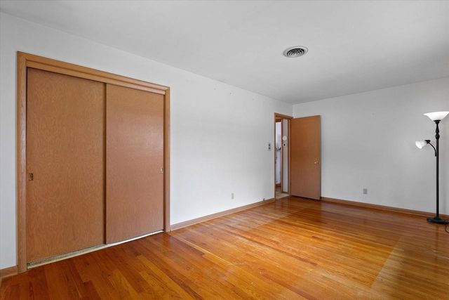 4420 N 110th STREET, Wauwatosa, WI 53225