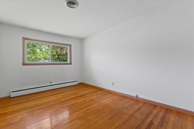 4420 N 110th STREET, Wauwatosa, WI 53225