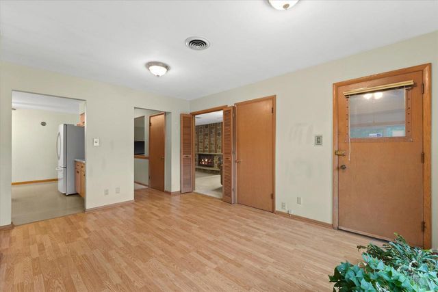 4420 N 110th STREET, Wauwatosa, WI 53225
