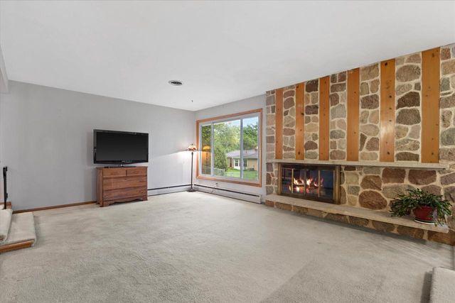 4420 N 110th STREET, Wauwatosa, WI 53225