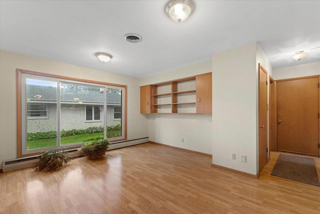 4420 N 110th STREET, Wauwatosa, WI 53225