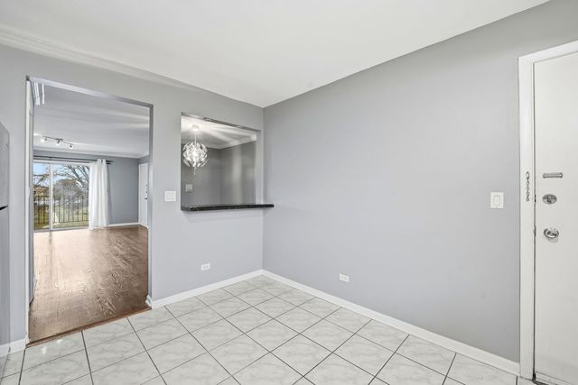 9350 Bay Colony Drive 3W, Des Plaines, IL 60016