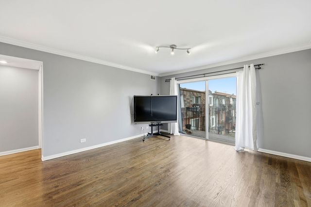 9350 Bay Colony Drive 3W, Des Plaines, IL 60016