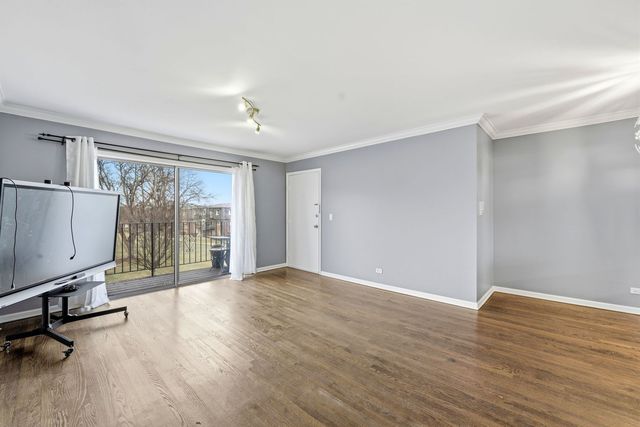 9350 Bay Colony Drive 3W, Des Plaines, IL 60016