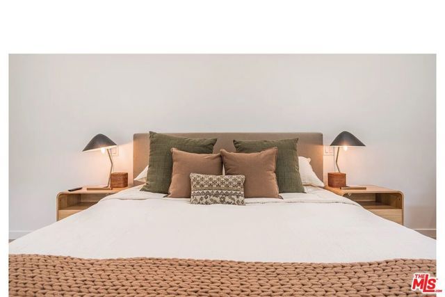 8417 Holy Cross Place 1&2, Los Angeles, CA 90045