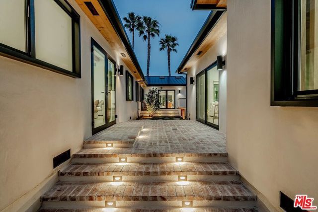 8417 Holy Cross Place 1&2, Los Angeles, CA 90045