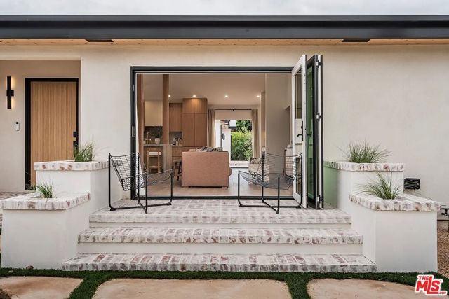 8417 Holy Cross Place 1&2, Los Angeles, CA 90045