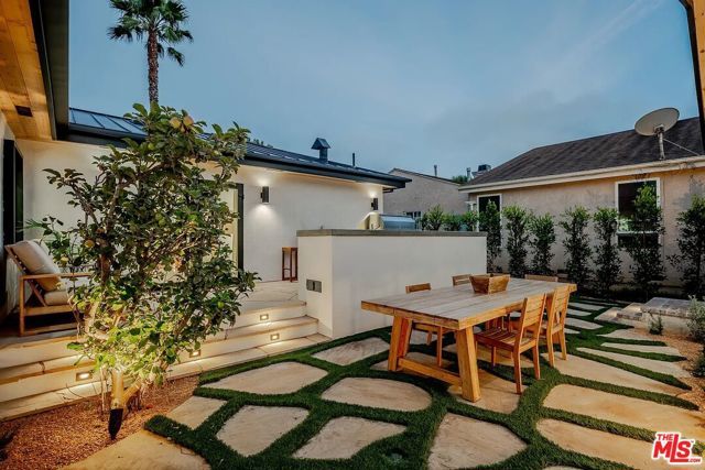 8417 Holy Cross Place 1&2, Los Angeles, CA 90045